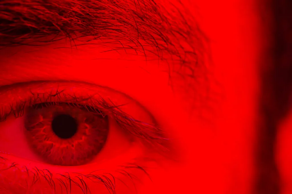 Qual droga deixa o olho vermelho: Veja os efeitos no corpo Qual droga deixa o olho vermelho: Veja os efeitos no corpo